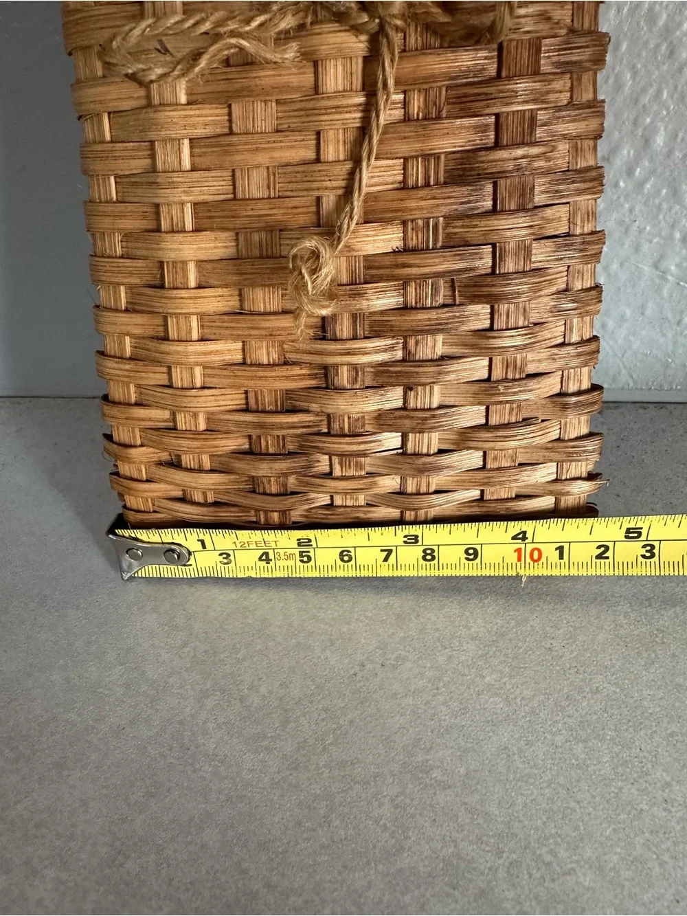 Vintage Woven Basket Wall Pocket Hanging Metal Wire Apple Decor